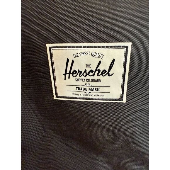 NEW Herschel Strand Sprout Duffle Diaper Bag Black NWT - Picture 3 of 7